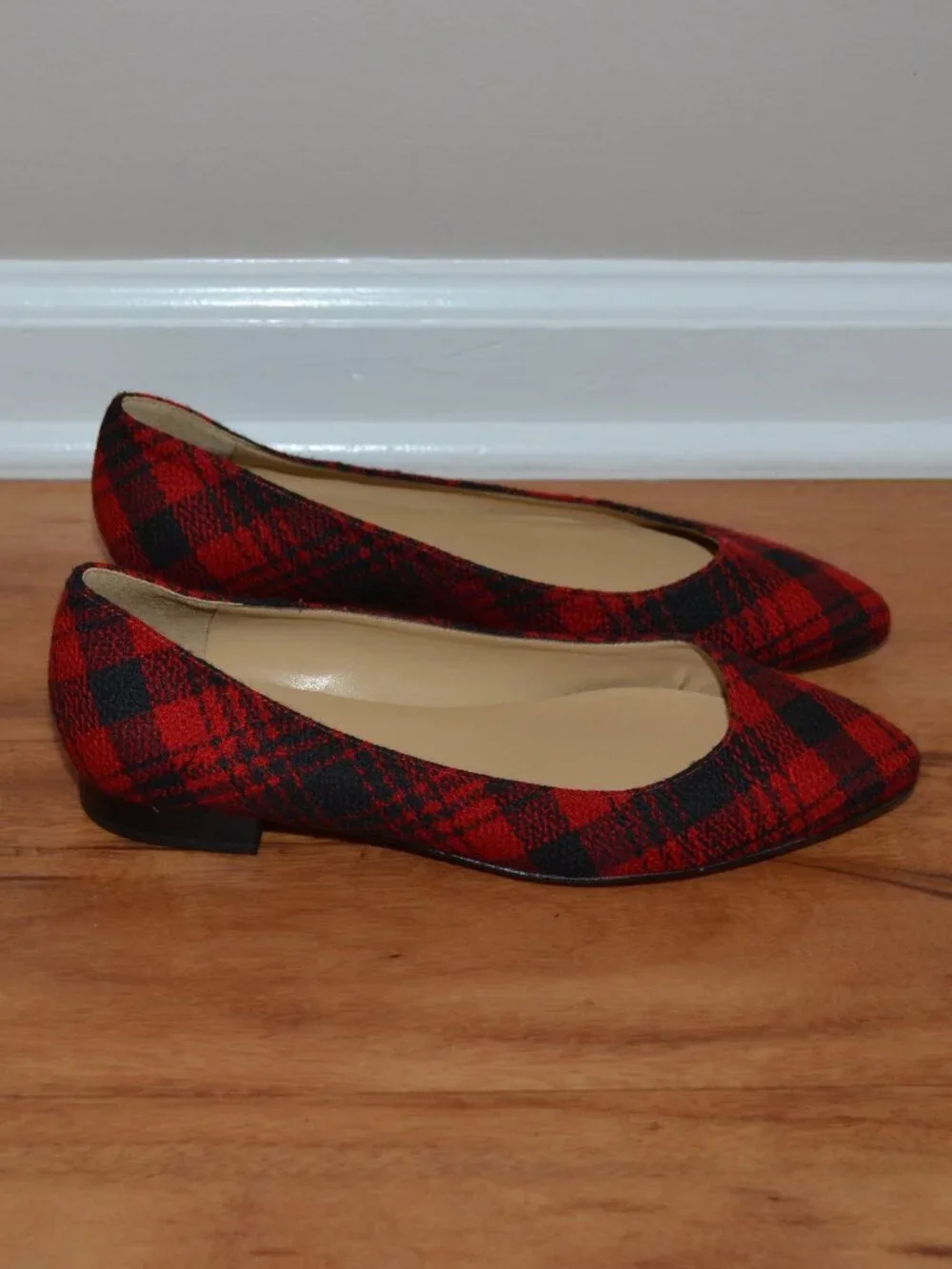 Talbot's Red Black Pointed toe Tartan Plaid Slip on High Quality Flats 7 wide